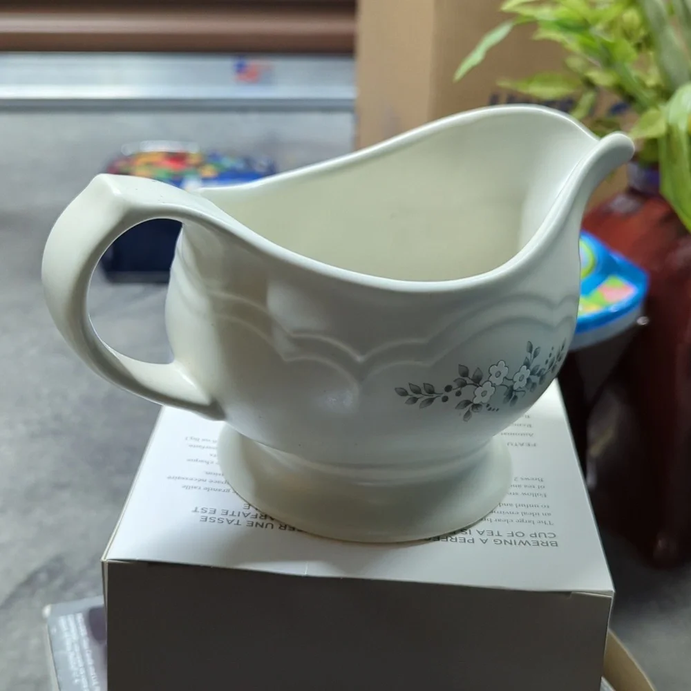 Vintage Pfalzgraft Heirloom Pattern Gravy Server Boat Ceramic‎